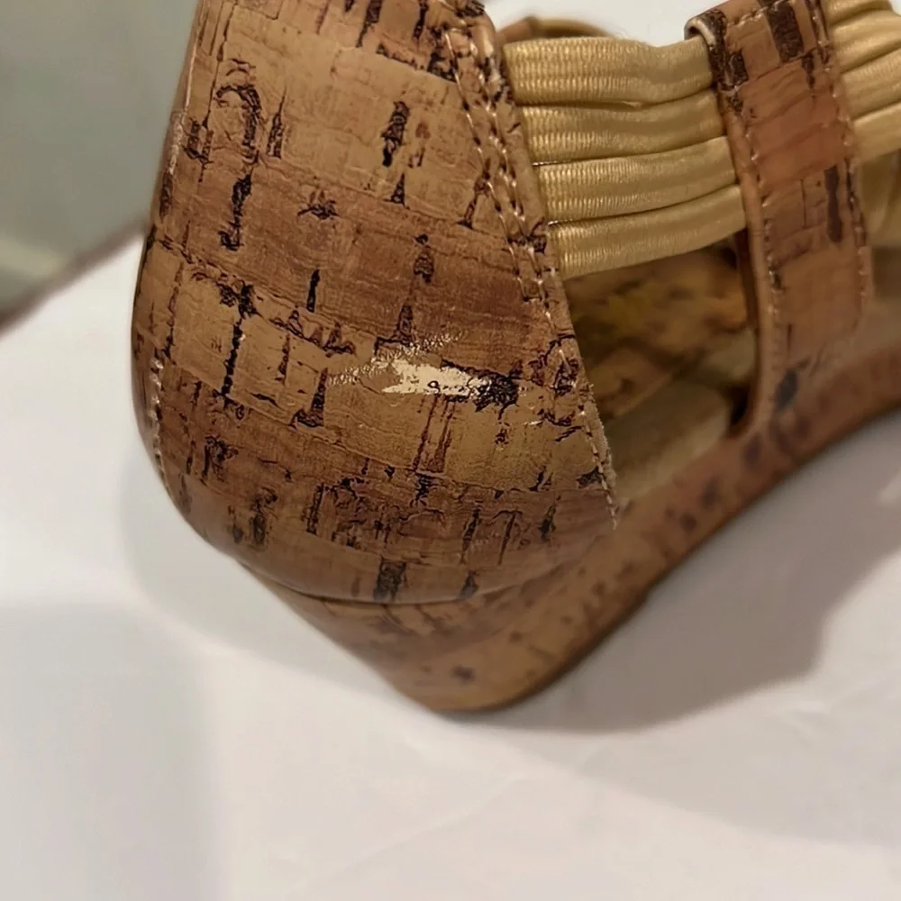 EAST 5th size 9 about 2 inch wedge sandals with embellishment and elastic - Picture 6 of 12